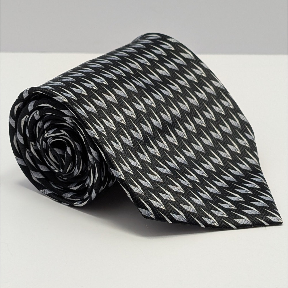 Romario Manzini Men's Black Tie Geometric Pattern Microfiber Polyester 59x3.75"